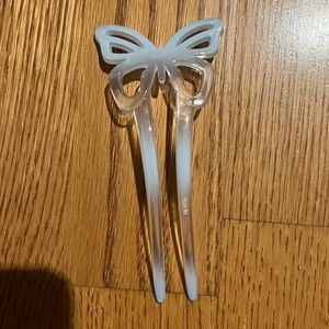 Butterfly blue fading hair pin brand new
